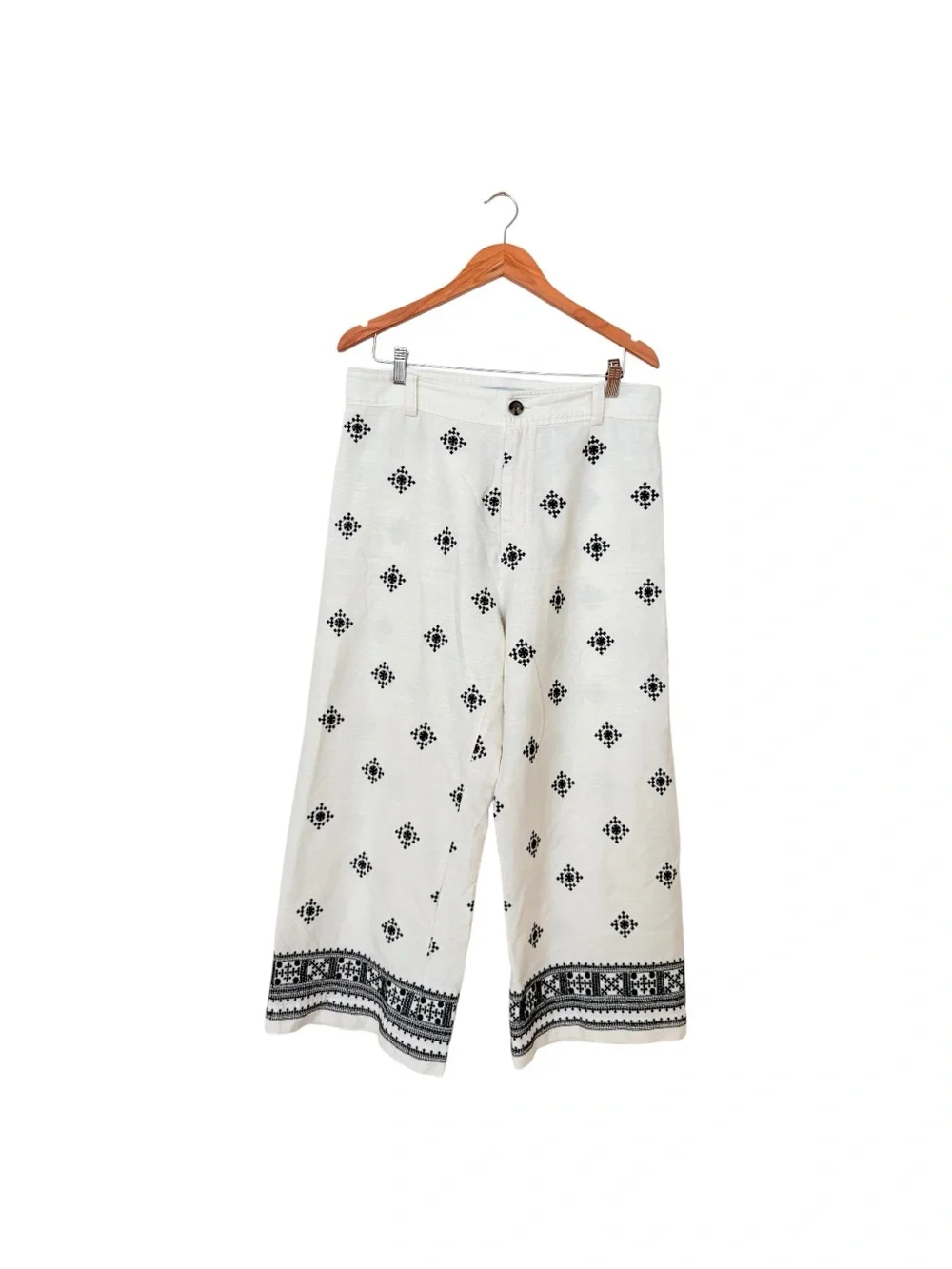 Zara  Off-White High-Rise Black Embroidered Hem Wide-Leg Pockets Stylish Pants X